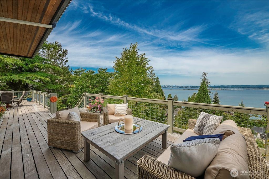5454 Puffin Place, Blaine, WA 98230