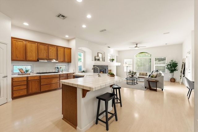 1681 Laporte, Roseville, CA 95747