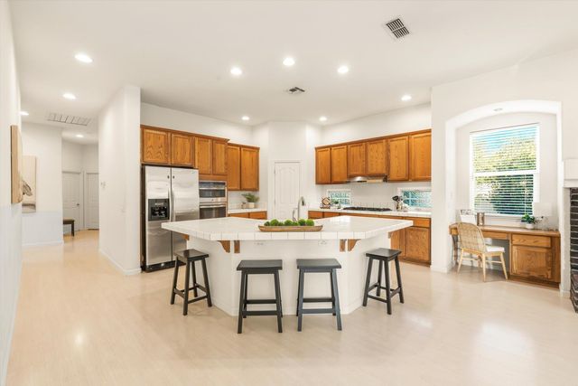 1681 Laporte, Roseville, CA 95747