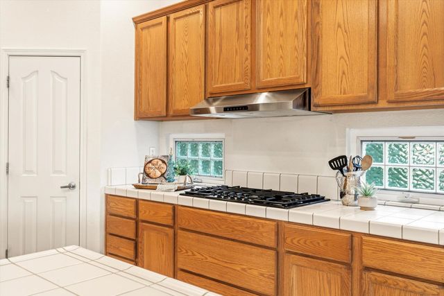 1681 Laporte, Roseville, CA 95747