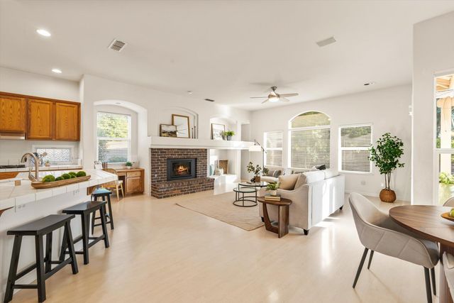 1681 Laporte, Roseville, CA 95747