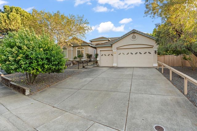 1681 Laporte, Roseville, CA 95747