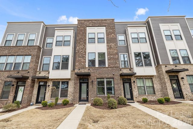 328 Yorkshire Drive, Charlotte, NC 28217