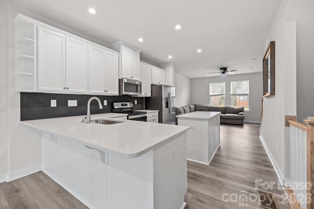 328 Yorkshire Drive, Charlotte, NC 28217