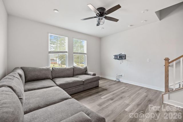 328 Yorkshire Drive, Charlotte, NC 28217