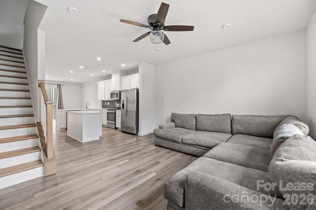 328 Yorkshire Drive, Charlotte, NC 28217