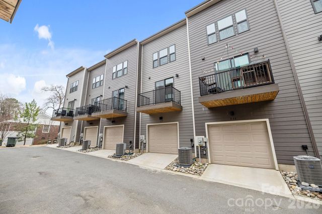 328 Yorkshire Drive, Charlotte, NC 28217