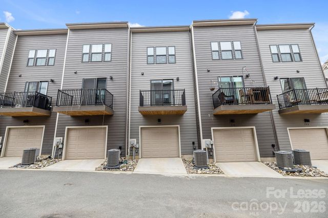 328 Yorkshire Drive, Charlotte, NC 28217