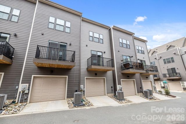 328 Yorkshire Drive, Charlotte, NC 28217