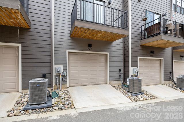 328 Yorkshire Drive, Charlotte, NC 28217