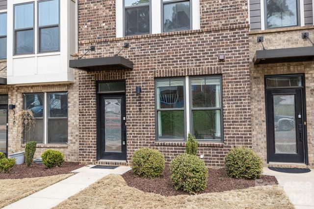 328 Yorkshire Drive, Charlotte, NC 28217