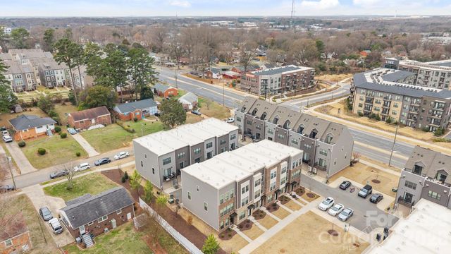 328 Yorkshire Drive, Charlotte, NC 28217