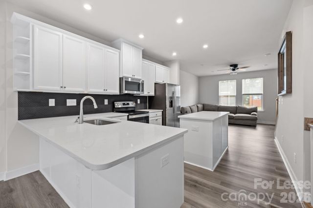 328 Yorkshire Drive, Charlotte, NC 28217