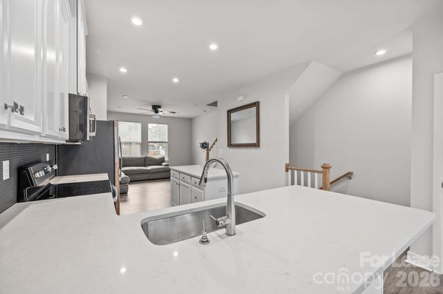 328 Yorkshire Drive, Charlotte, NC 28217