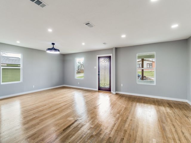 3924 Vanette Lane, Dallas, TX 75216