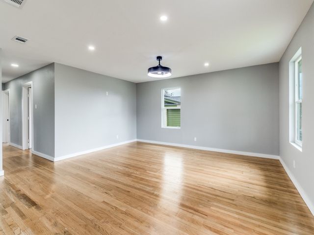 3924 Vanette Lane, Dallas, TX 75216