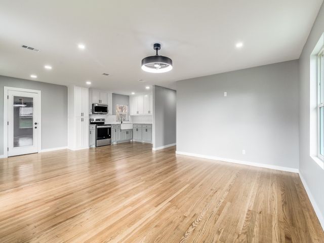 3924 Vanette Lane, Dallas, TX 75216