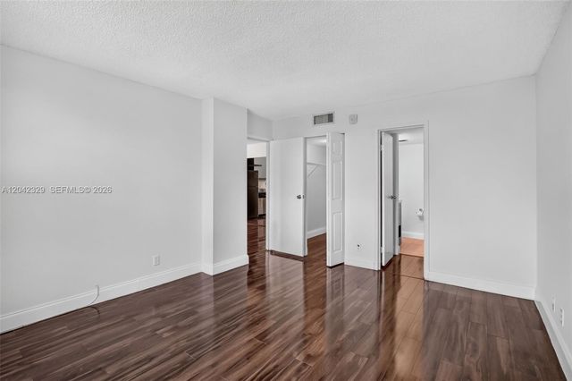 250 Jacaranda Dr 411, Plantation, FL 33324