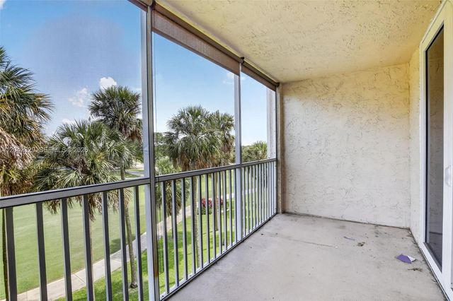 250 Jacaranda Dr 411, Plantation, FL 33324