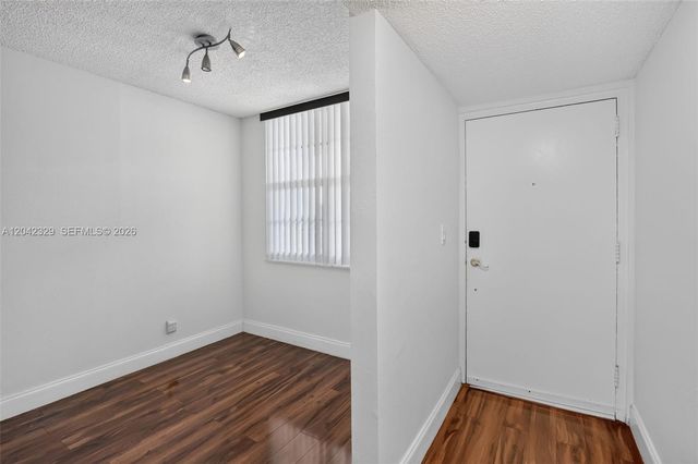 250 Jacaranda Dr 411, Plantation, FL 33324