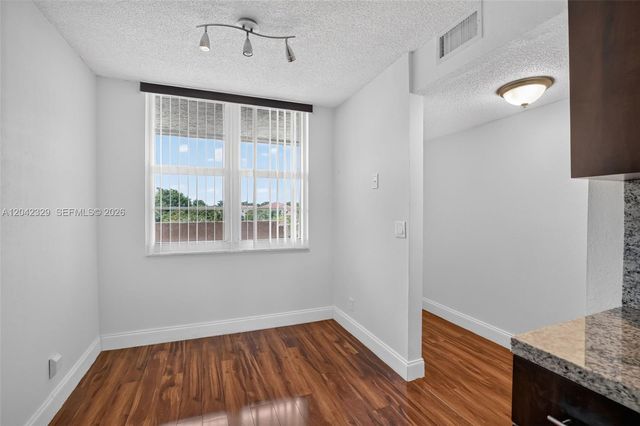 250 Jacaranda Dr 411, Plantation, FL 33324