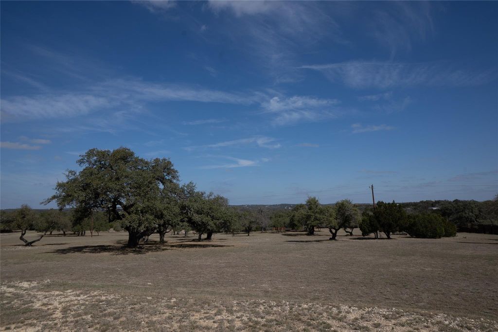 1149 Hart LN, Dripping Springs, TX 78620