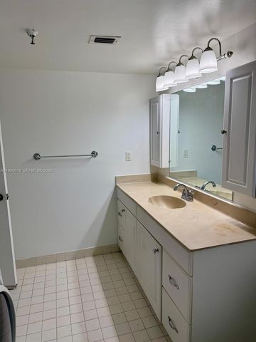 20850 San Simeon Way 105-5, Miami, FL 33179