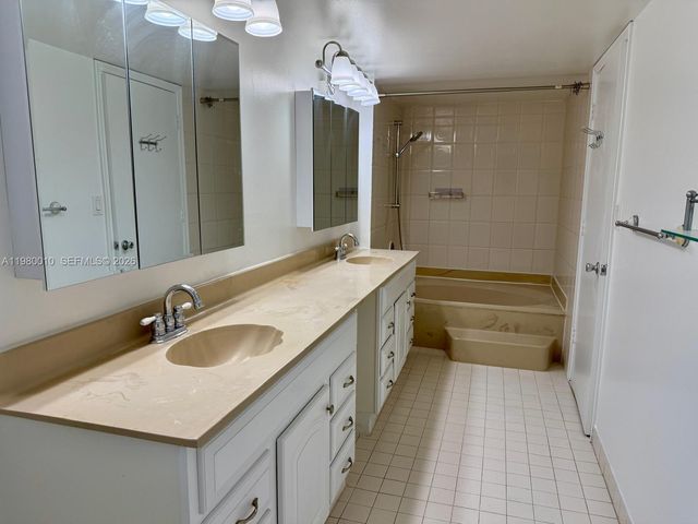 20850 San Simeon Way 105-5, Miami, FL 33179