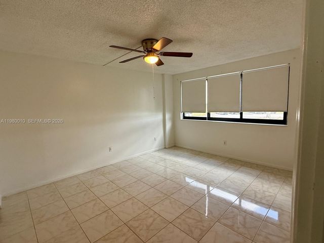 20850 San Simeon Way 105-5, Miami, FL 33179