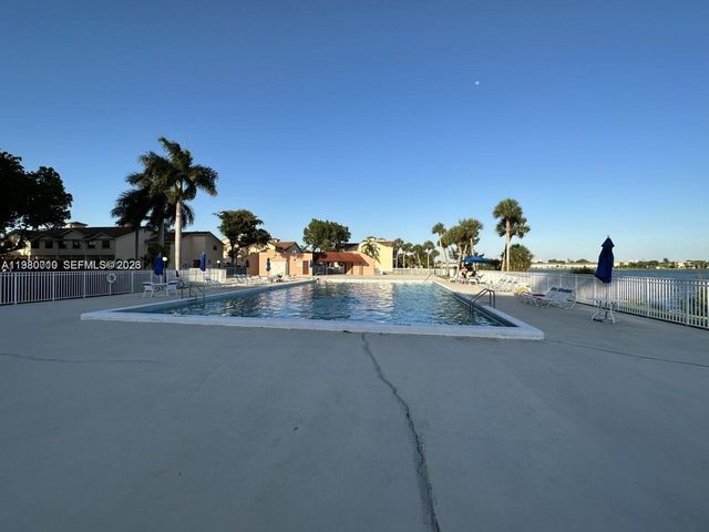 20850 San Simeon Way 105-5, Miami, FL 33179