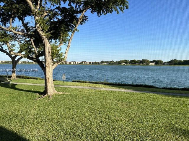 20850 San Simeon Way 105-5, Miami, FL 33179