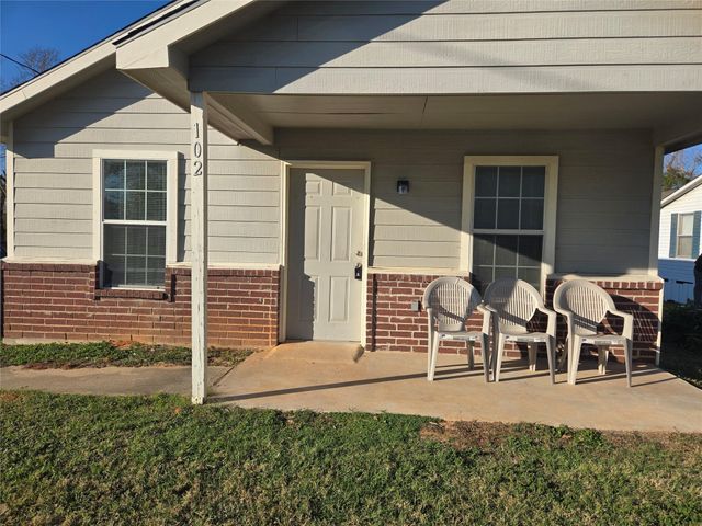 102 Wilson Street, Sealy, TX 77474