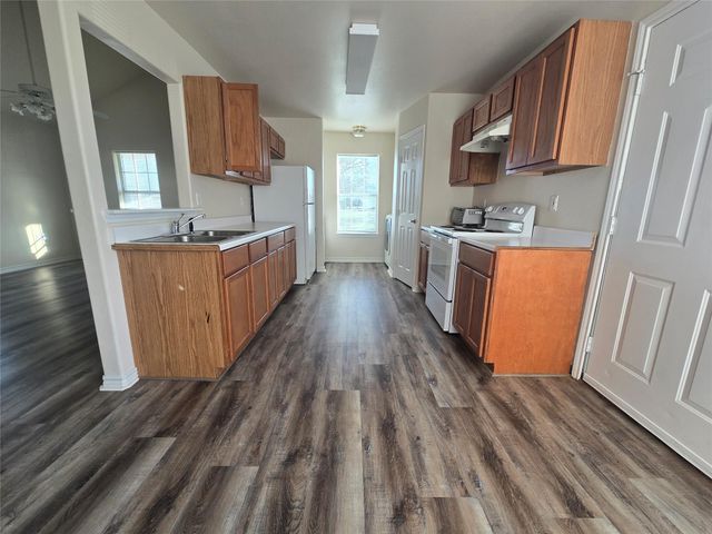 102 Wilson Street, Sealy, TX 77474