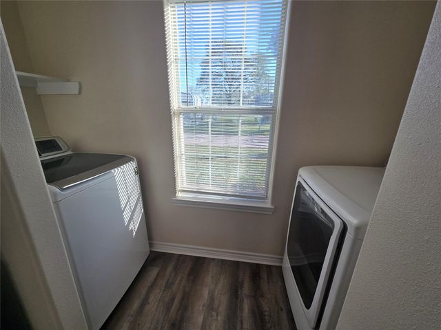 102 Wilson Street, Sealy, TX 77474