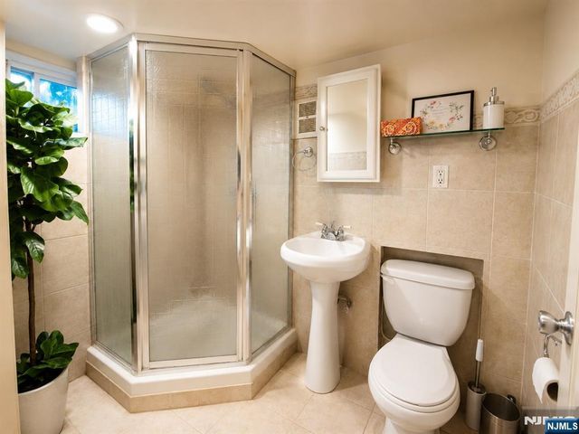 1016 Grace Terrace, Teaneck, NJ 07666