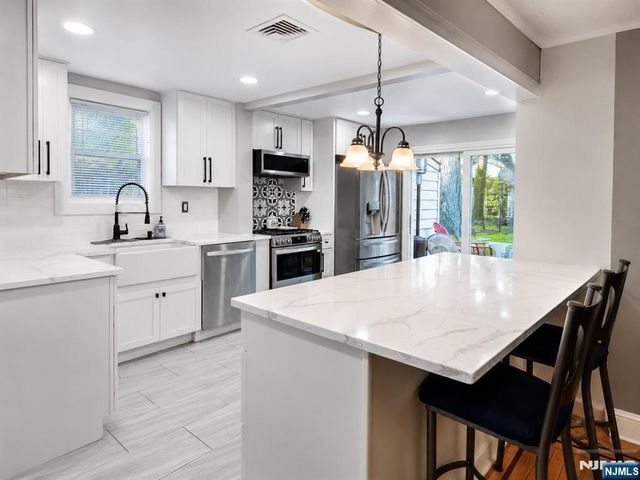 1016 Grace Terrace, Teaneck, NJ 07666