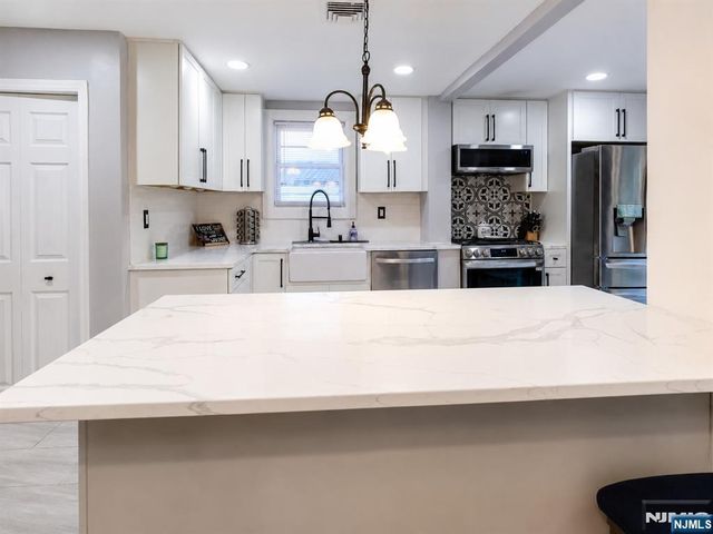 1016 Grace Terrace, Teaneck, NJ 07666