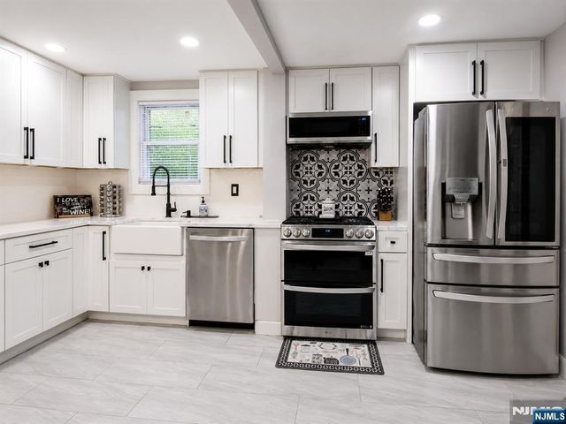 1016 Grace Terrace, Teaneck, NJ 07666