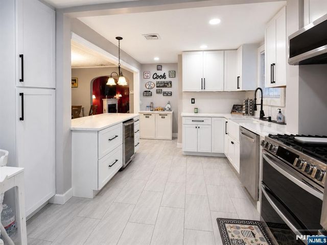 1016 Grace Terrace, Teaneck, NJ 07666