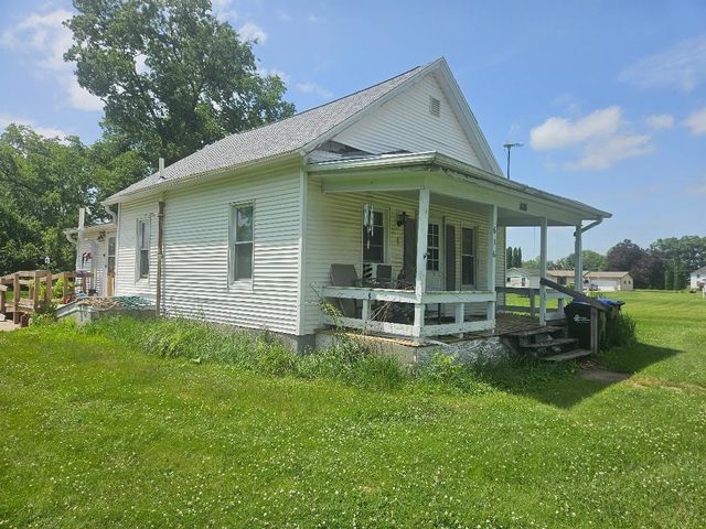 616 5th Avenue, Belle Plaine, IA 52208