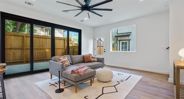 5506 Peppertree PKWY 2, Austin, TX 78744