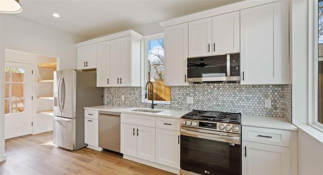 5506 Peppertree PKWY 2, Austin, TX 78744