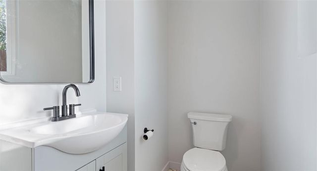 5506 Peppertree PKWY 2, Austin, TX 78744