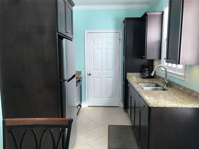 7000 Seawall Boulevard 614, Galveston, TX 77551