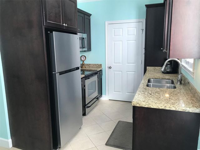 7000 Seawall Boulevard 614, Galveston, TX 77551