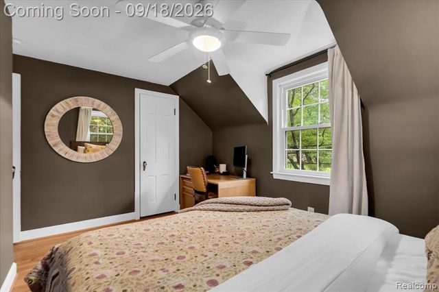 27250 Santa Barbara Drive, Lathrup Village, MI 48076