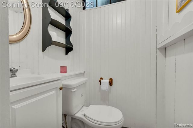 27250 Santa Barbara Drive, Lathrup Village, MI 48076