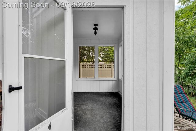 27250 Santa Barbara Drive, Lathrup Village, MI 48076