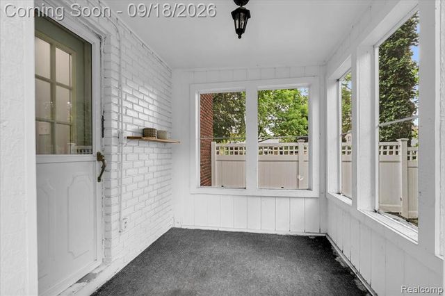 27250 Santa Barbara Drive, Lathrup Village, MI 48076
