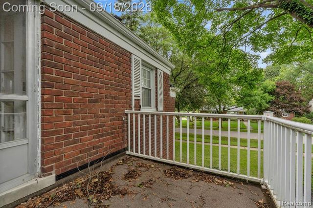 27250 Santa Barbara Drive, Lathrup Village, MI 48076